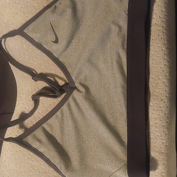 Nike Indy Sports Bra Size M Gray/Blk + 2 FREE Sports Bras EUC - Picture 7 of 11